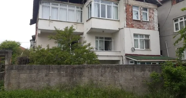 Evinin balkonunda ölü bulundu