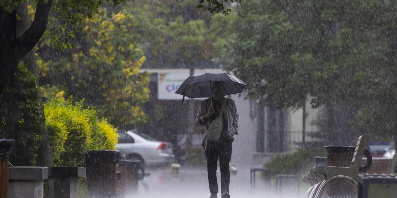 Meteoroloji 28 il için sarı kodla uyardı: Yaz yağmuru sanıp t-shirt ile yakalanmayın!