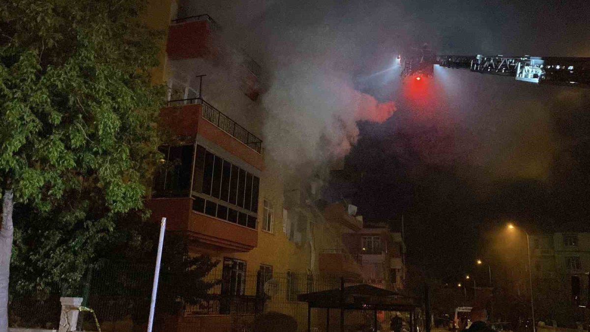 Konya’da doğal gaz patlaması: Alevler bir anda binayı sardı: 1’i ağır 12 yaralı