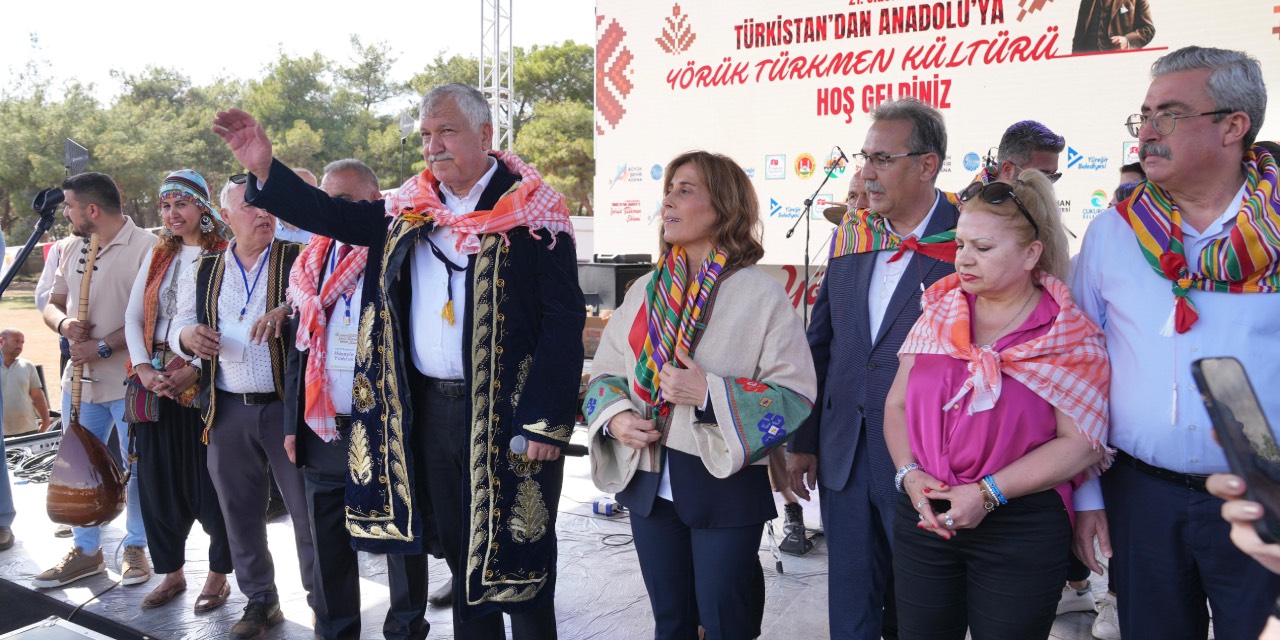 Adana Büyükşehir Belediye Başkanı Karalar yörük şenliğinde konuştu