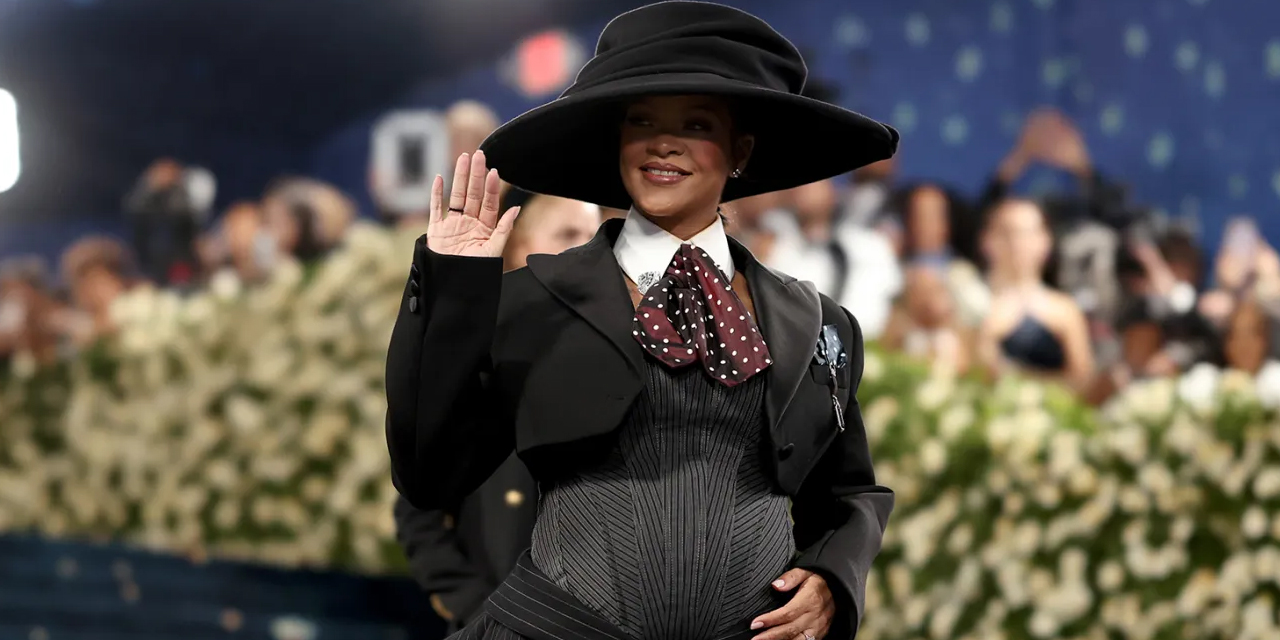 Rihanna üçüncü bebeğine hamile! Galada ilk kez görüntülendi...