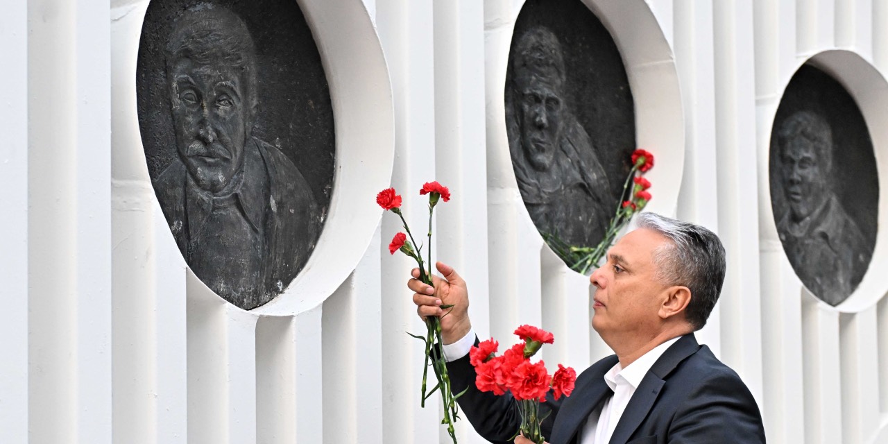 Muratpaşa Belediye Başkanı Ümit Uysal'dan Üç Fidan Parkı'na ziyaret