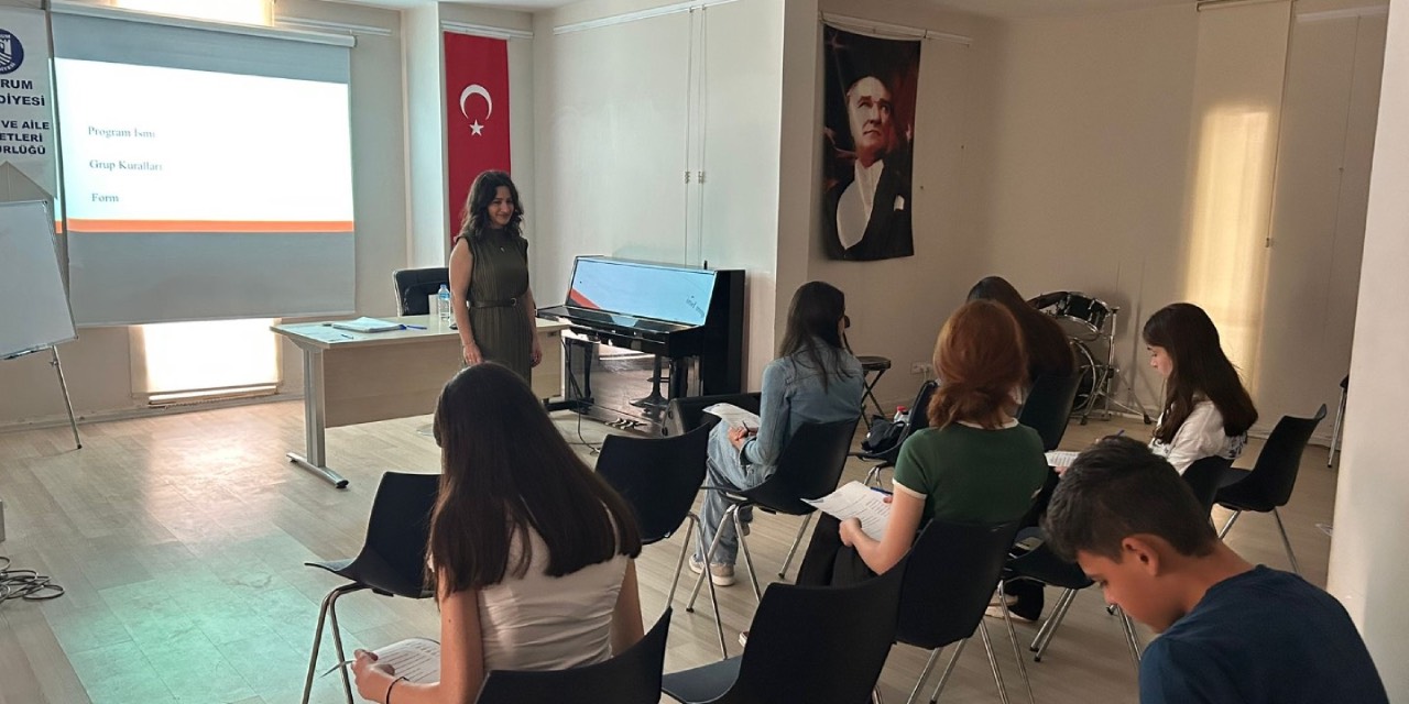 Bodrum Belediyesi'nin 'Sınav Kaygısı' seminerleri lise öğrencileriyle devam etti