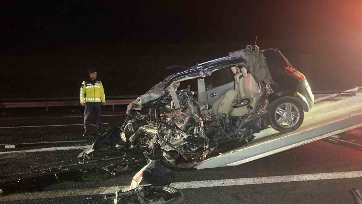 Ankara-Niğde otoyolunda  katliam gibi kaza: Sürücünün hatası 4 can aldı