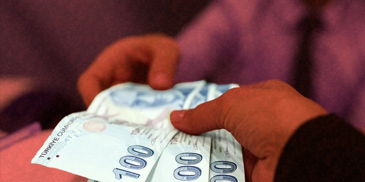 Emeklilere verilecek bayram ikramiyesi tutarı belli oldu