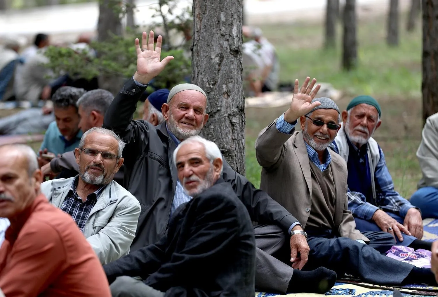 Emeklilere müjde! Binlerce kişiye 5 bin TL destek ödemesi yatırıldı