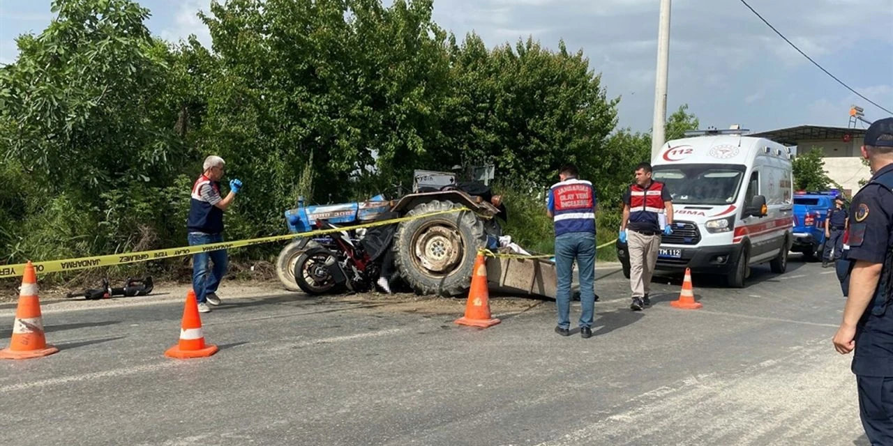 Motosikletle traktör feci kaza yaptı: 3 kişi yaşamını yitirdi