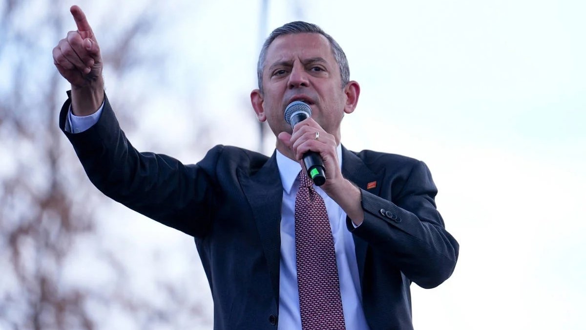 Özgür Özel Van'da konuştu: 'Terörsüz Türkiye'ye evet diyoruz'