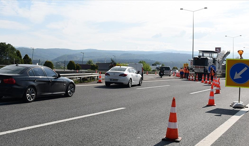 Düzce yolunda kaza: Otobüs TIR'a çarptı 25 yaralı