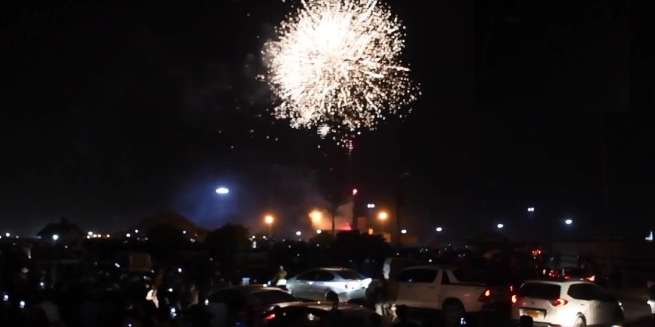 Pakistan’da ateşkes sevinci: Havai fişekler, danslar, tatlılar