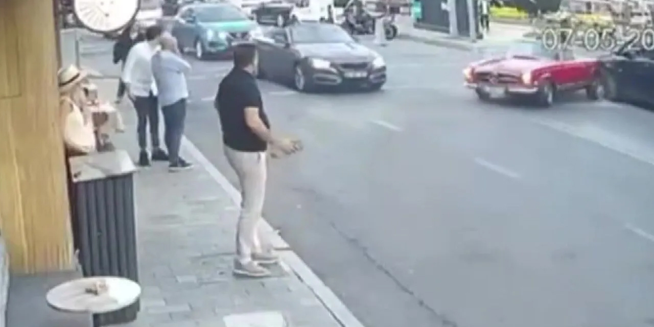 Vale lüks klasik araçla kaza yaptı