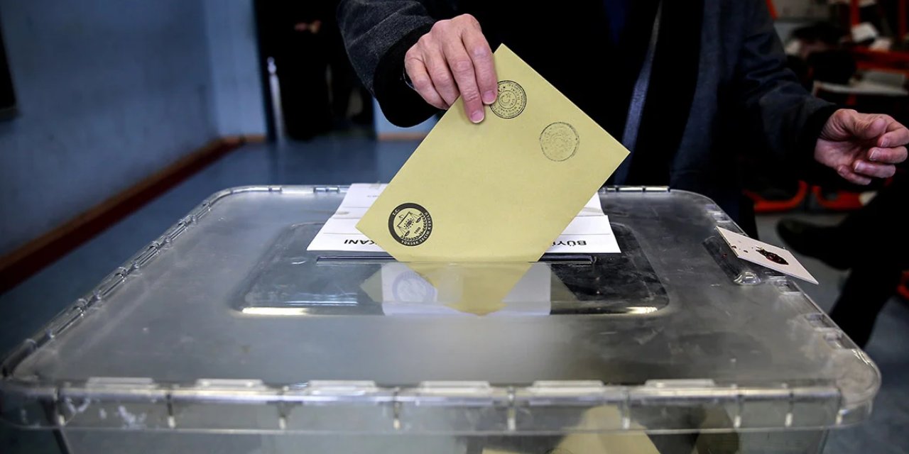 3 ilde "Bu pazar genel seçim olsa hangi partiye oy verirsiniz?" diye soruldu! Seçim anketinin sonucu ortaya çıktı