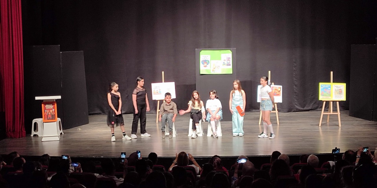 Drama atölyesinde Aydınlı miniklerden muhteşem gösteri