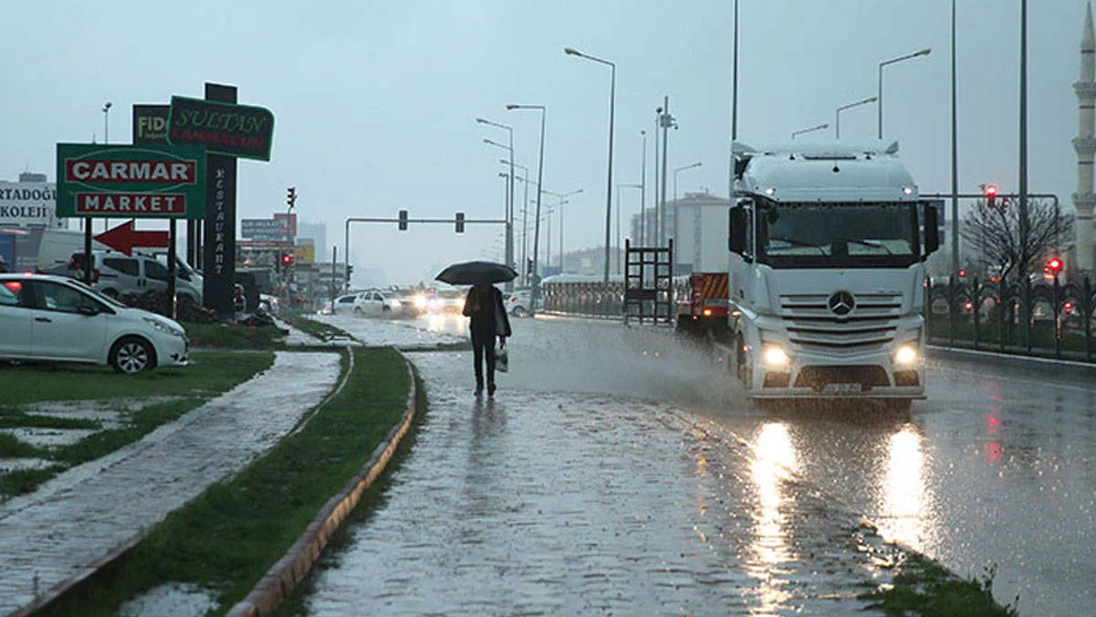 Diyarbakır'da sağanak etkili oldu