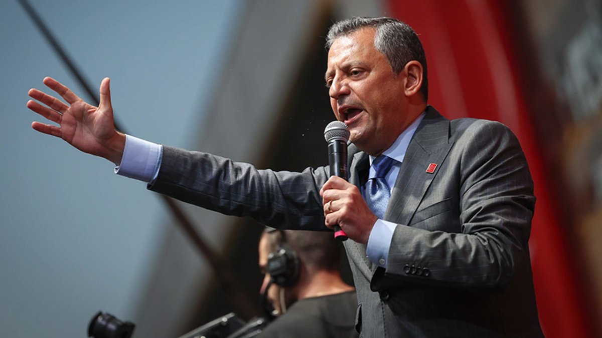 Özgür Özel Ekrem İmamoğlu'nu ziyarete gitti