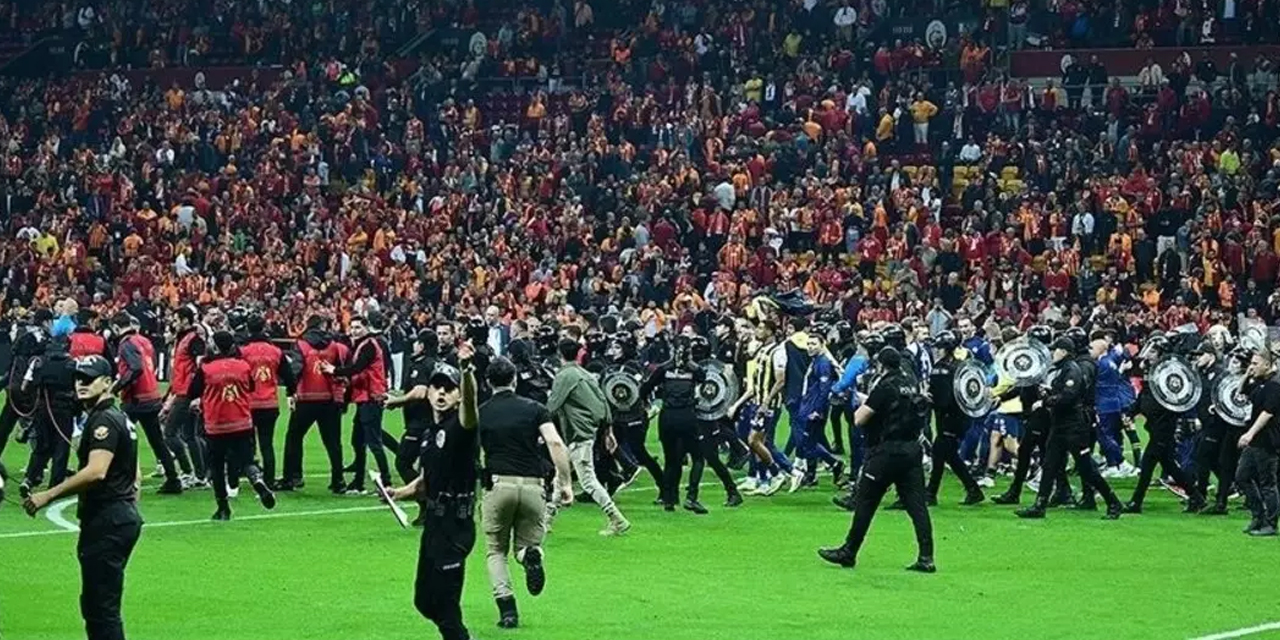 Fenerbahçeli iki futbolcu hakkında zorla getirme kararı