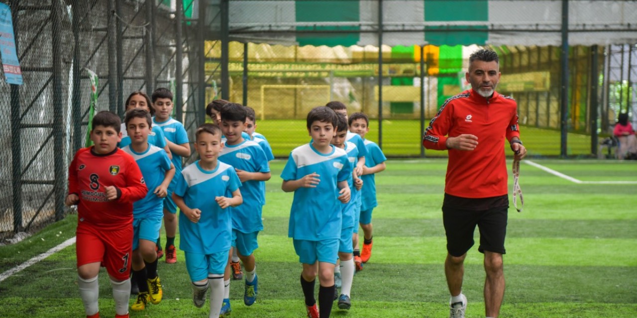 Esenyurt Belediyesi, gençleri geleceğe hazırlıyor