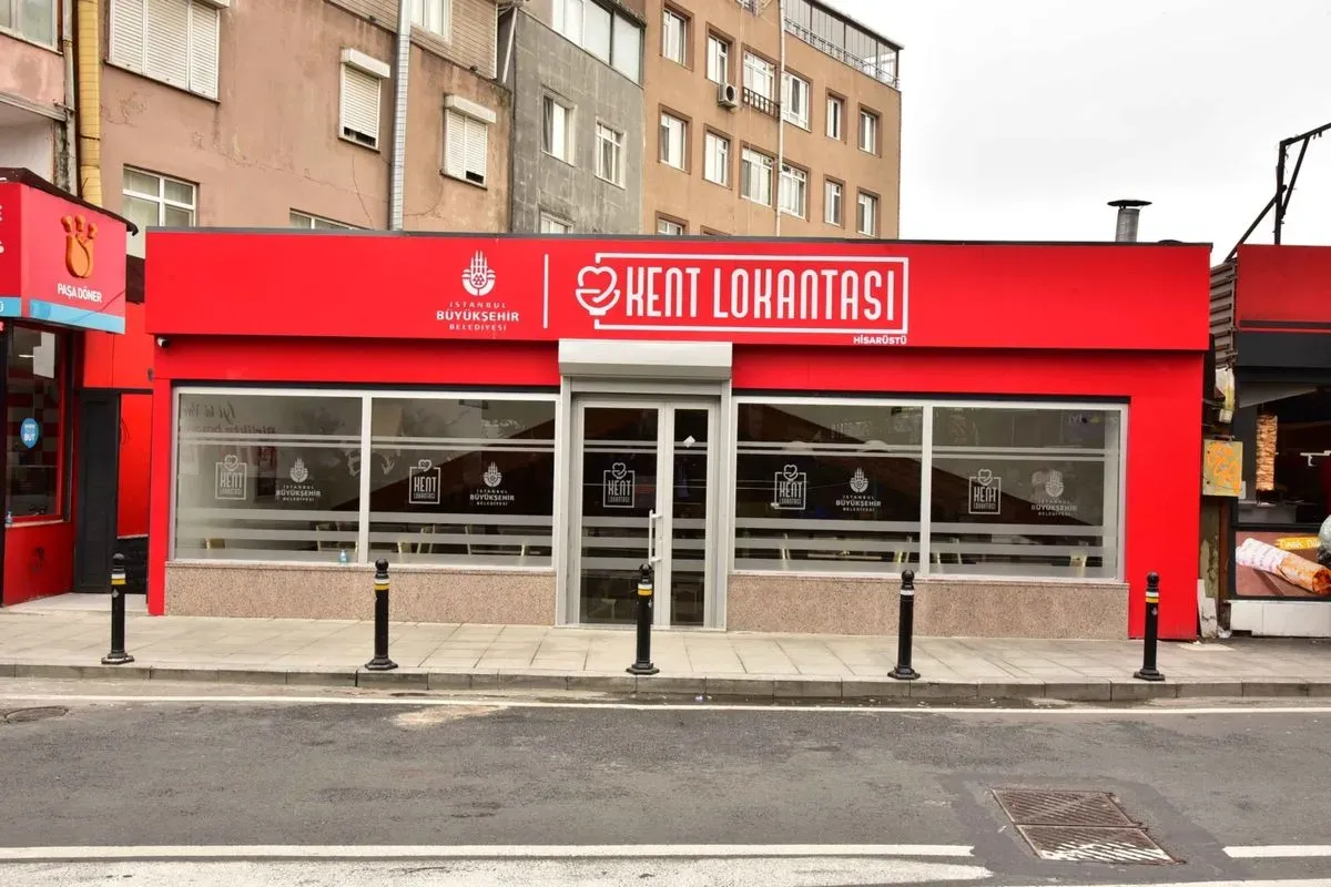 İBB Kent Lokantası’nda günün menüsünde ne var? 35 TL'ye karnını doyurmak isteyenler buraya koşuyor