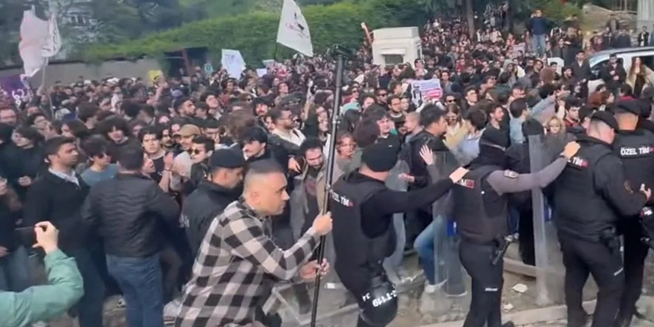 Boğaziçi protestosunda 4 öğrenci tutuklandı: Gazeteci Can Öztürk de adliyeye sevk edildi