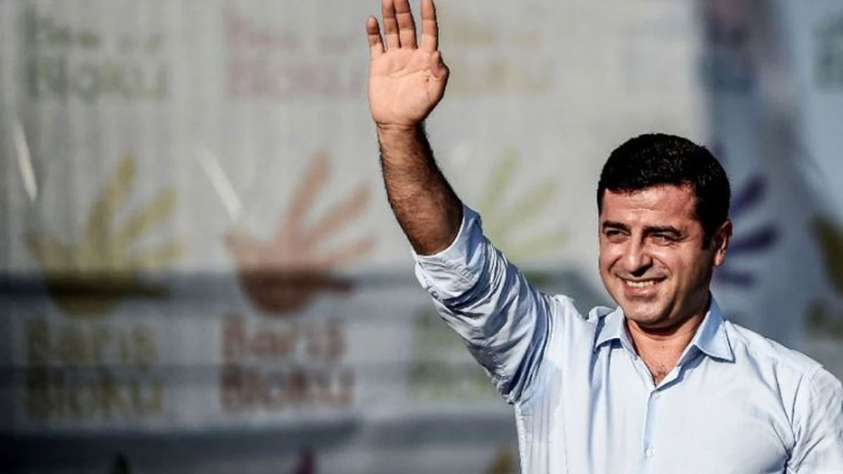 AK Partili Azmi Ekinci: Selahattin Demirtaş’a hâlâ suçlu muamelesi yapmak doğru olmaz