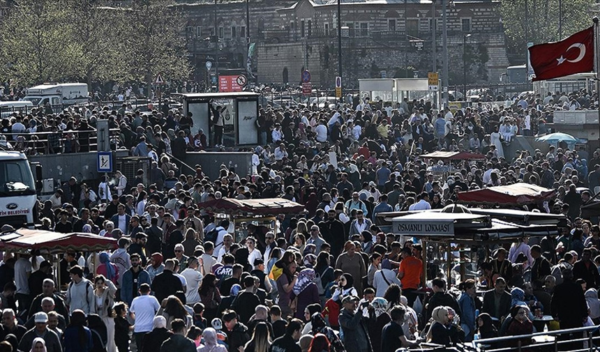 Türkiye'nin genç nüfus oranı dünya ortalamasının altında kaldı: Kritik tarihler 2050 ve 2100