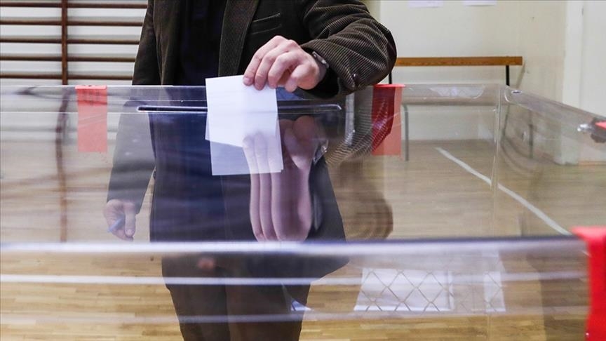 Polonya'da kritik seçim günü: Cumhurbaşkanlığı yarışı başladı