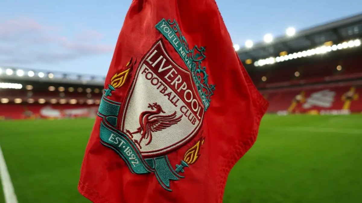 Frimpong Liverpool’da: Sağ bek transferi tamamladı