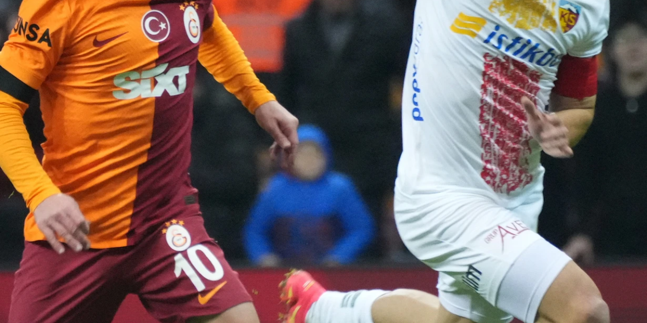 Aslanlar şampiyonluk için yola çıktı: Galatasaray'ın ilk 11'leri belli oldu
