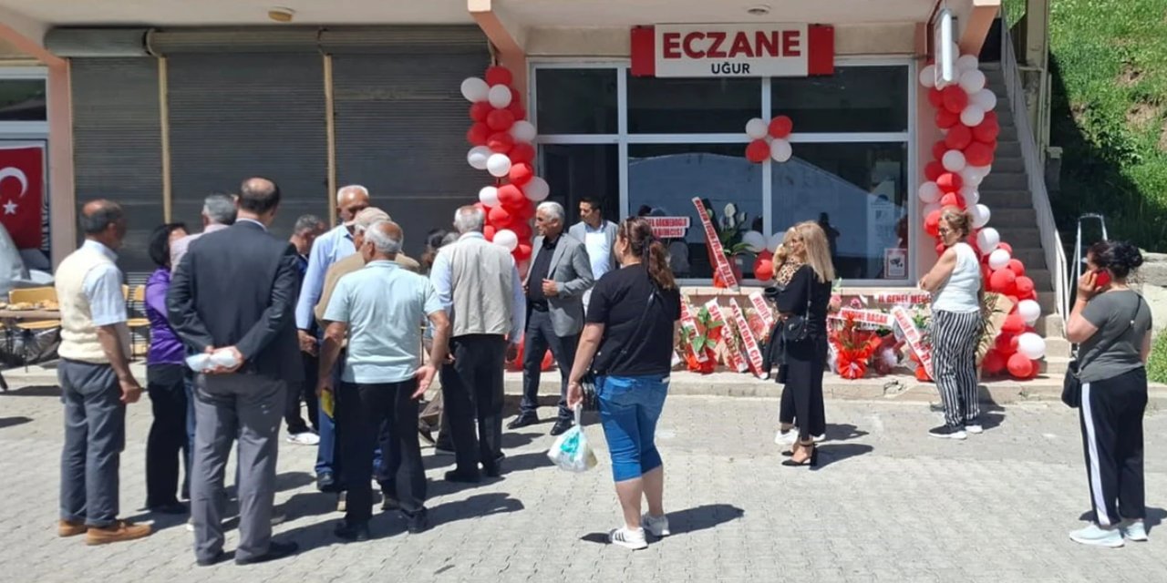 18 yıl sonra ilçeye ilk eczane açıldı