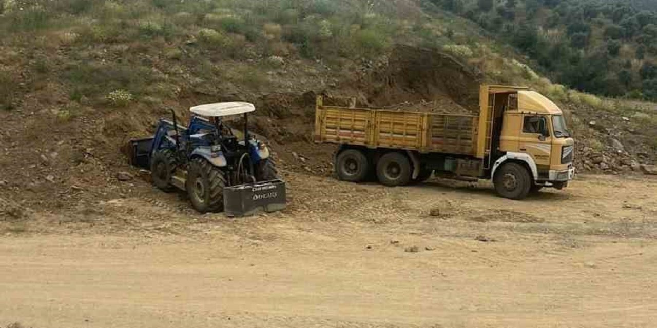 Toprak yığının altında kalarak can verdi