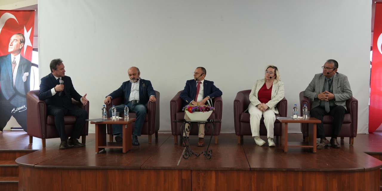 Eskişehir’de “İklim Değişikliği, Biyoçeşitlilik ve Çevre” Paneli düzenlendi