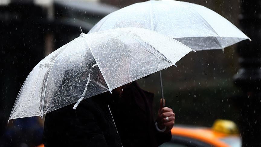 Meteoroloji uyardı: Sıcaklıklar düşüyor! Kuvvetli rüzgar ve sağanak kapıda