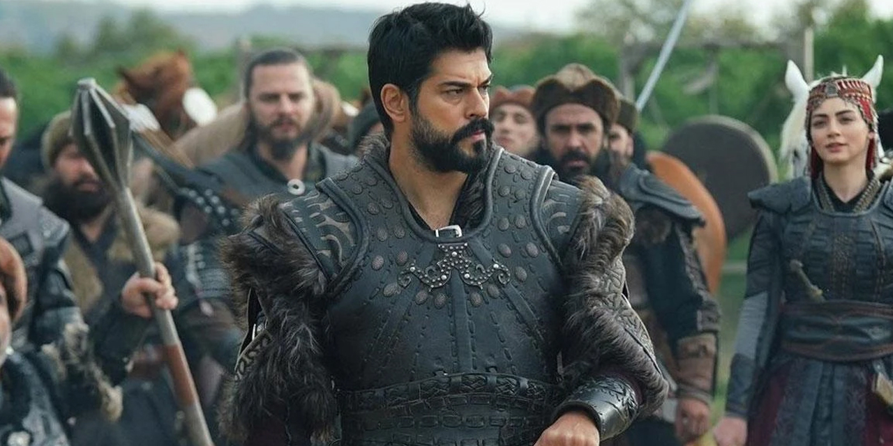 Burak Özçivit'ten ekibine anlamlı jest: Tatil masraflarını kendi karşıladı