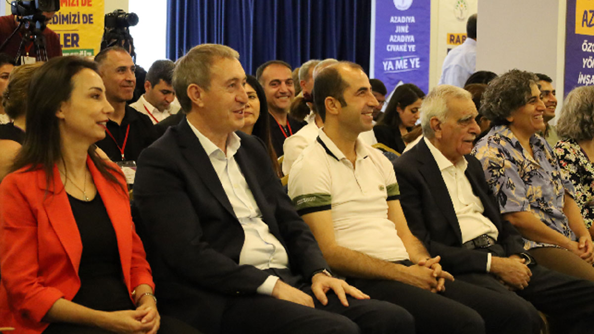 DEM Parti taleplerini açıkladı: Kayyımların geri çekilmesini ve sonlanmasını istiyoruz
