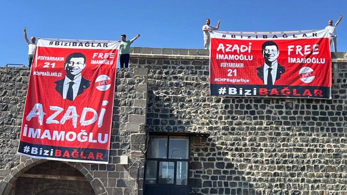 Diyarbakır'da tarihi surlarda Ekrem İmamoğlu pankartı açan kişiler gözaltına alındı