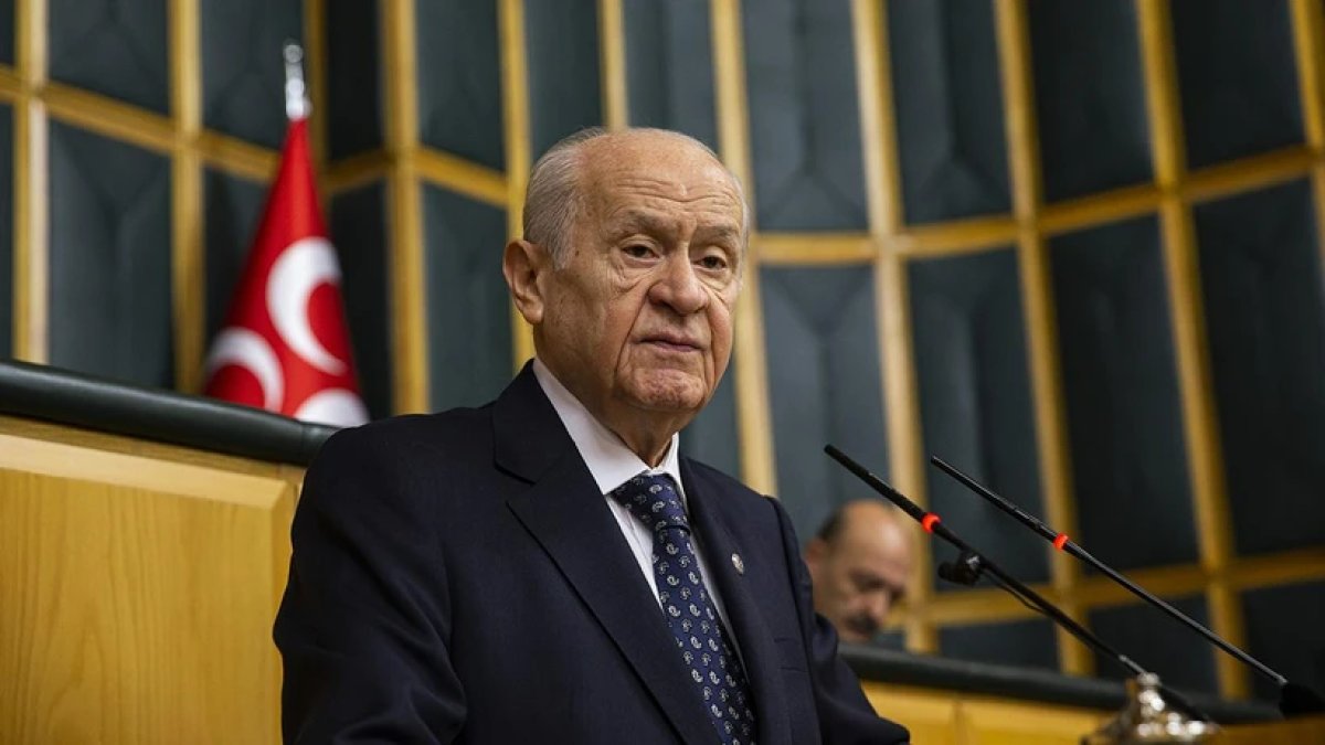 Bahçeli: İstanbul’a vurulan zincirler 572 yıl önce nasıl kırılmışsa bugünde kırılacak