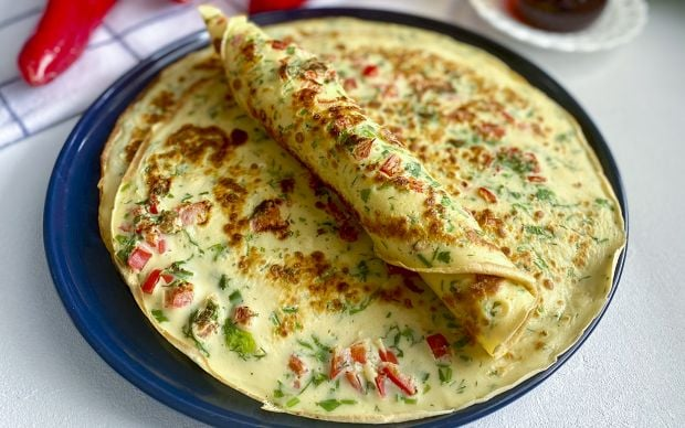 Kahvaltıda kapış kapış gidecek! Çay demlenene kadar hazır: Pizza krep tarifi