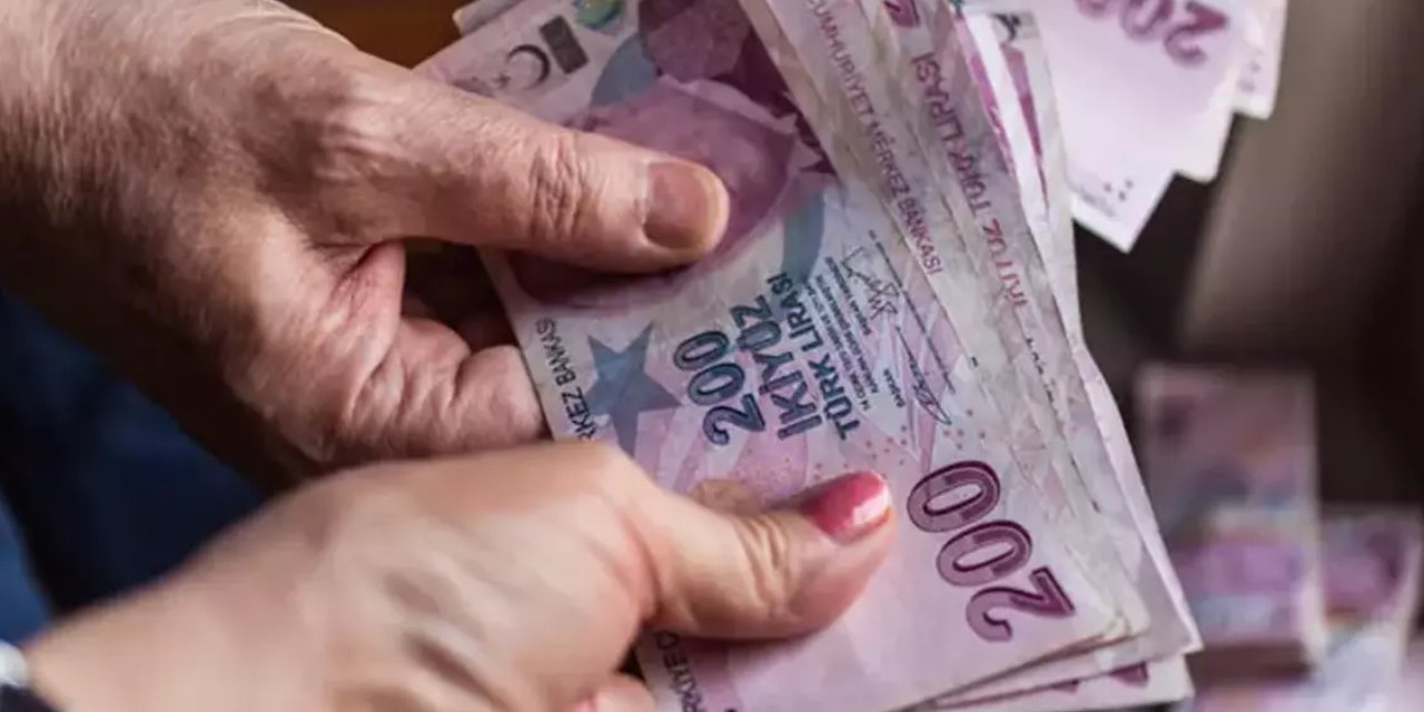 Emekli bayram ikramiyesi ödemelerinin başlayacağı tarih belli oldu