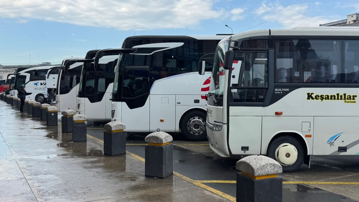 Bayram öncesi otogarda yoğunluk: Biletler tükendi