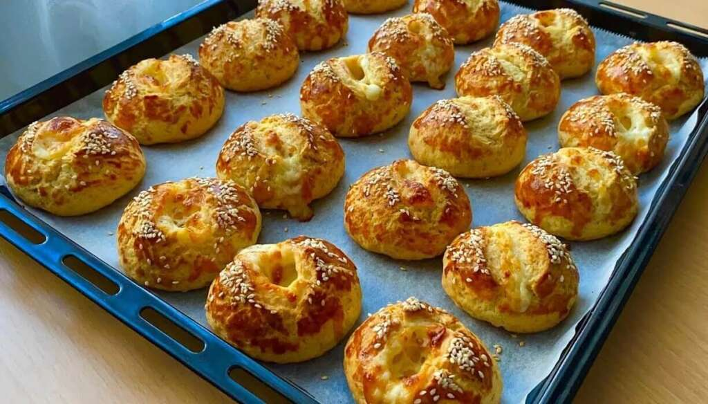 Hazırlaması 5 dakika! Kıyır kıyır mayasız poğaça tarifi