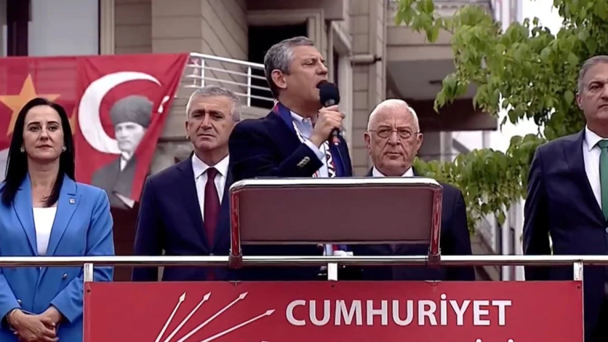 CHP lideri Özgür Özel'den Düzce'de sert mesaj: "Devran dönecek, darbeciler hesap verecek"