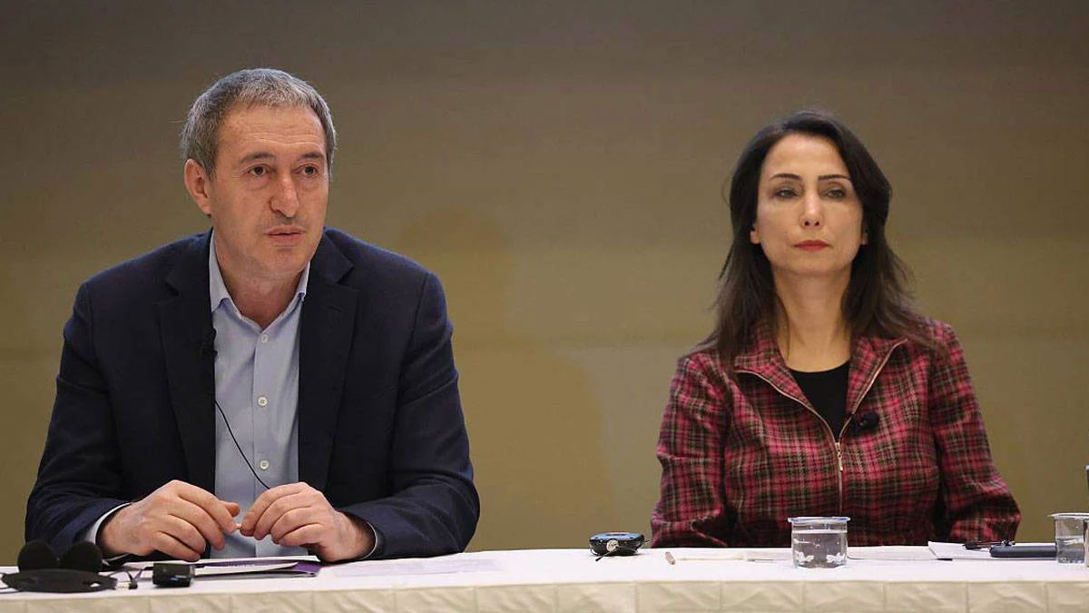 CHP'li belediyelere yeni operasyona siyasilerden tepki:  DEM Parti Eş Genel Başkanlarından ilk açıklama