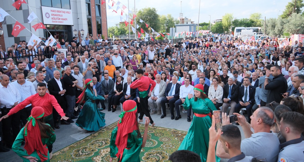 Adana'da Özgür Cemevi açıldı...Karalar, “Bütün inançların rahatça ifade edilebildiği ortamı oluşturmalıyız.”