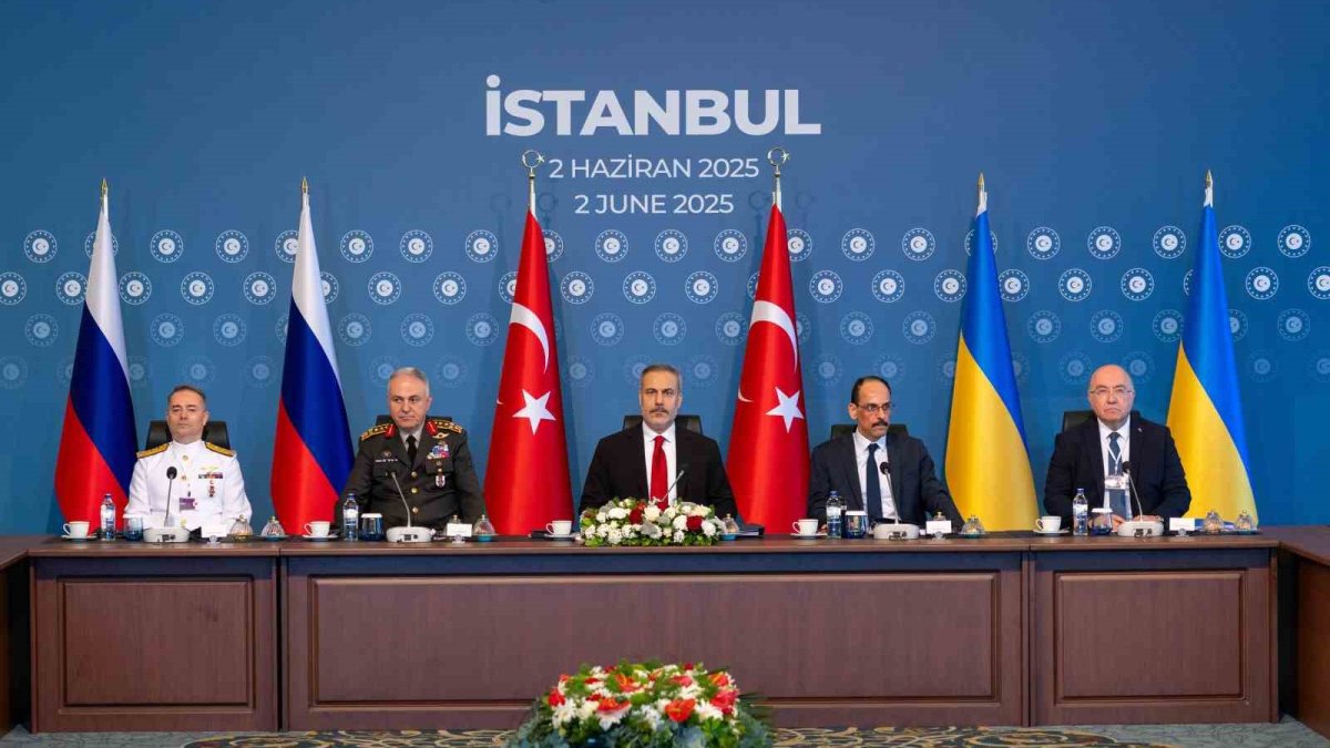 Çırağan Sarayı’nda tarihi buluşma: Rusya ve Ukrayna barış için yeniden İstanbul’da
