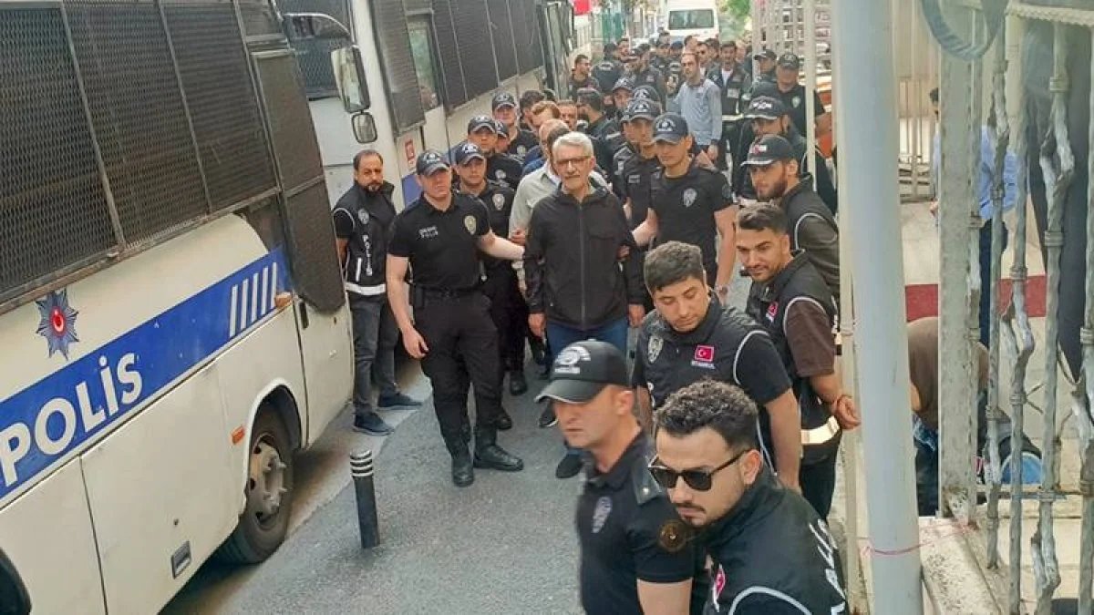 CHP'li belediyelere operasyonda gelişme: Gözaltındakiler adliyeye sevk edildi