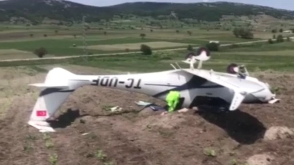 Bilecik'te eğitim uçağı zorunlu iniş yaptı: Pilot yaralandı