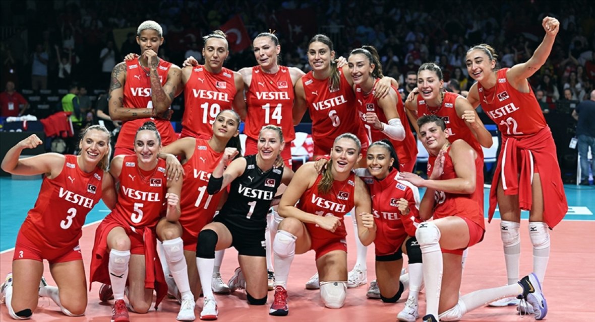 Filenin Sultanları nefes kesti! Polonya'yı final setinde devirdik