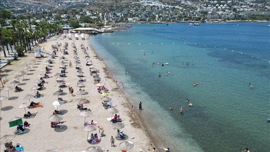 Muğla sahilleri tatilci akınına uğradı!