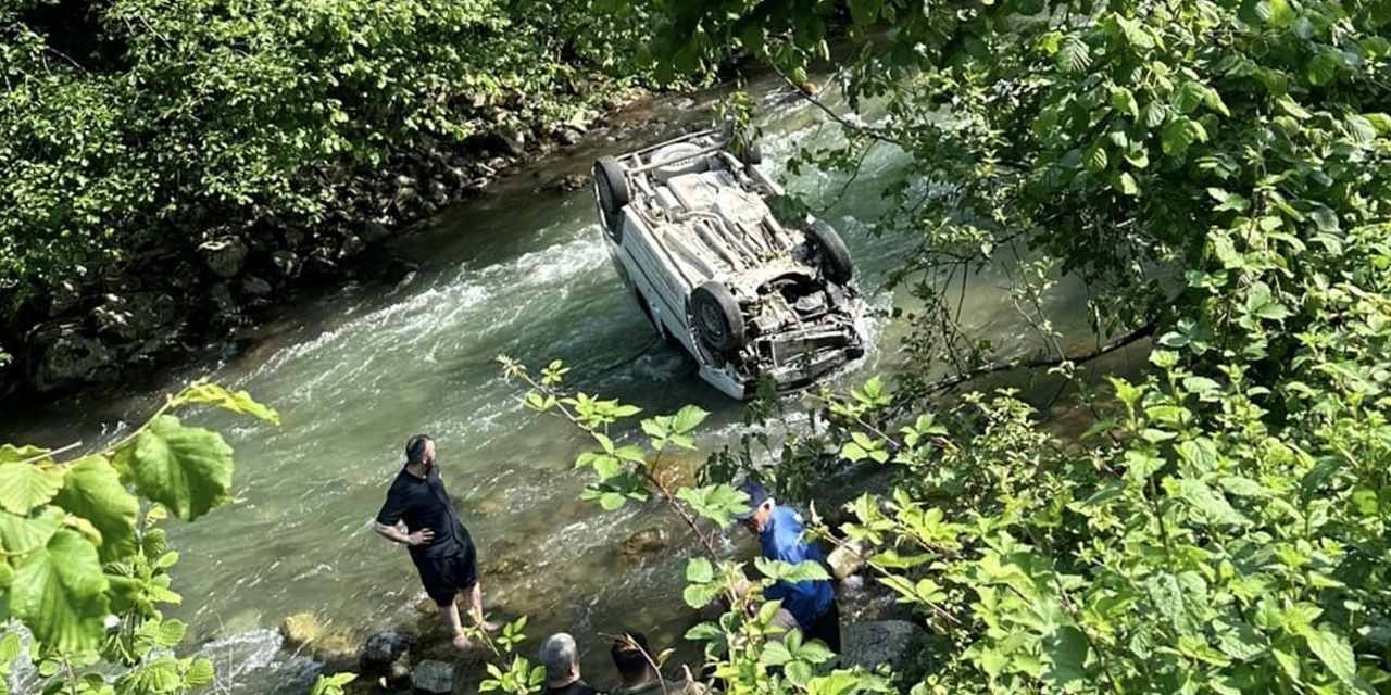 Trabzon’da korkunç kaza: Dereye devrilen araç karı-kocaya mezar oldu