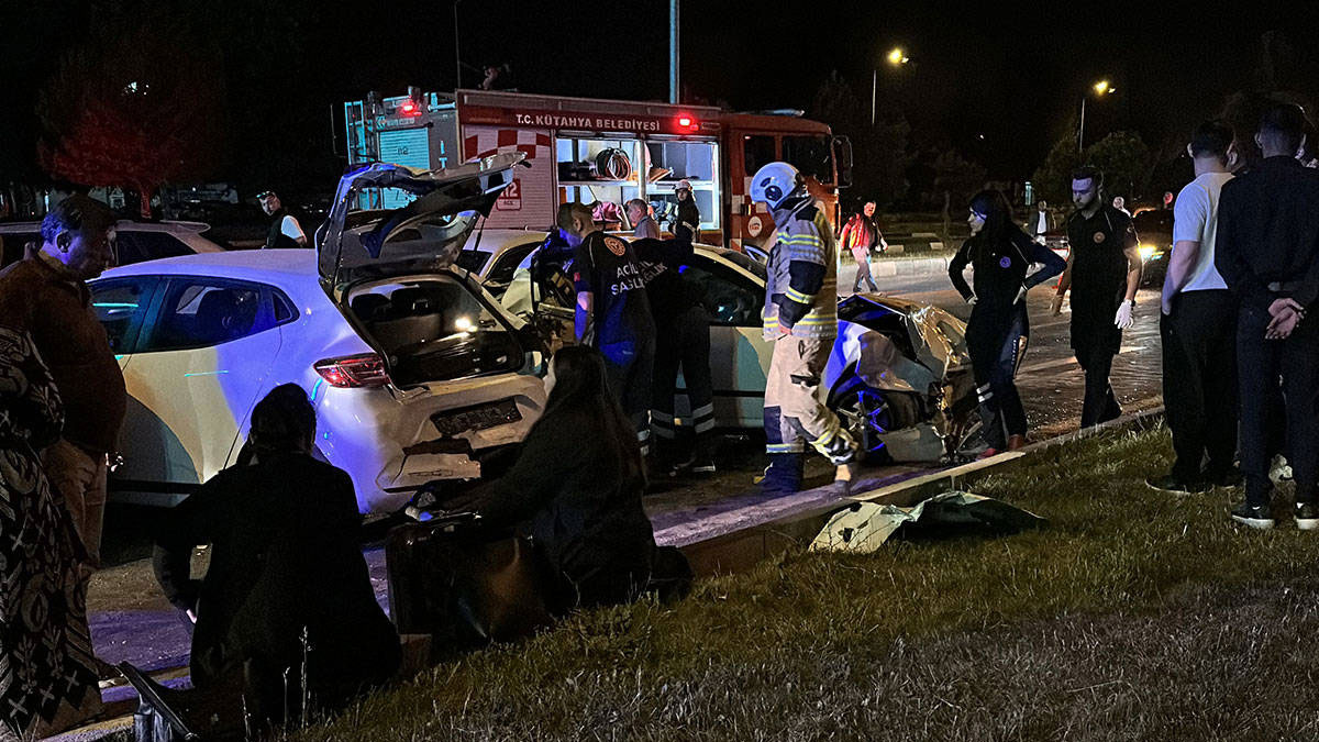 Kütahya’da zincirleme trafik kazası: 2’si ağır 6 yaralı